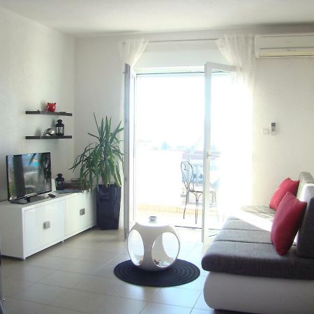 Kike Red Apartment Kastela Exterior photo