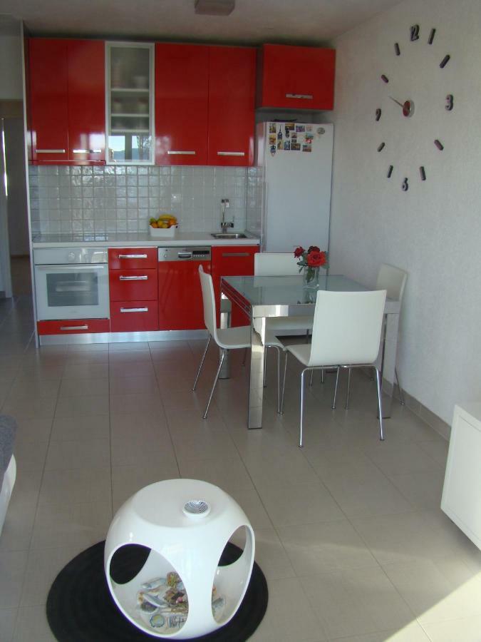 Kike Red Apartment Kastela Exterior photo