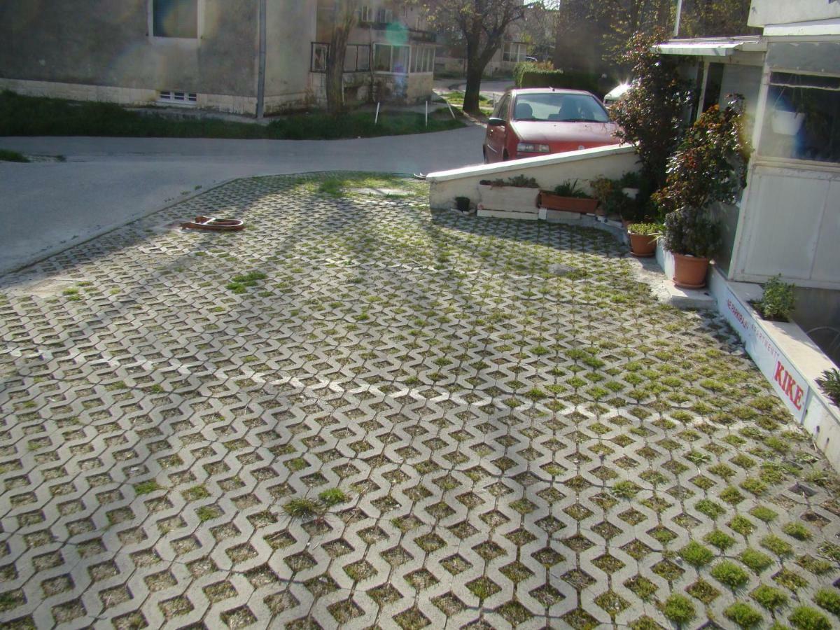 Kike Red Apartment Kastela Exterior photo